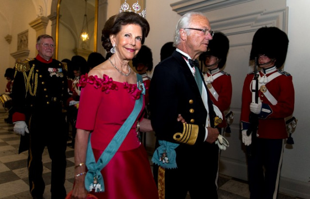 Король и королева Швеции заразились COVID-19 после трех прививок
