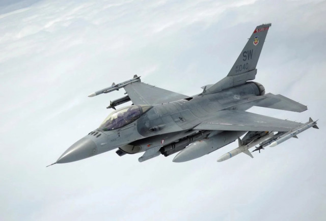 Україна не буде використовувати винищувачі F-16 в ході літнього контрнаступу - Резніков
