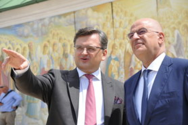 Мы будем поддерживать Украину в ее вступлении в ЕС и НАТО, - глава МИД Греции Дендиас