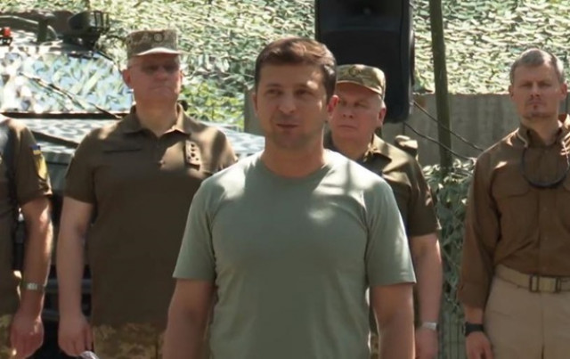 Зеленский признался, что выпивал с украинскими военными