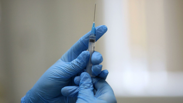 В Португалии не рекомендовали пожилым прививаться вакциной AstraZeneca
