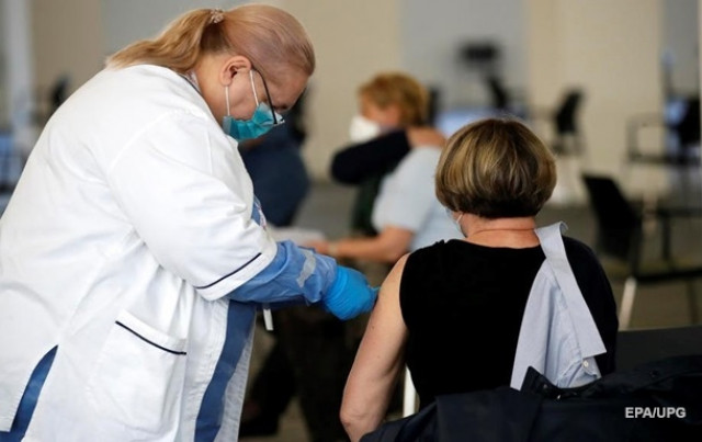  Украине за сутки сделано 14,3 тысяч прививок