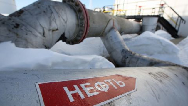 Российская нефть продается по цене, вдвое ниже мировой
