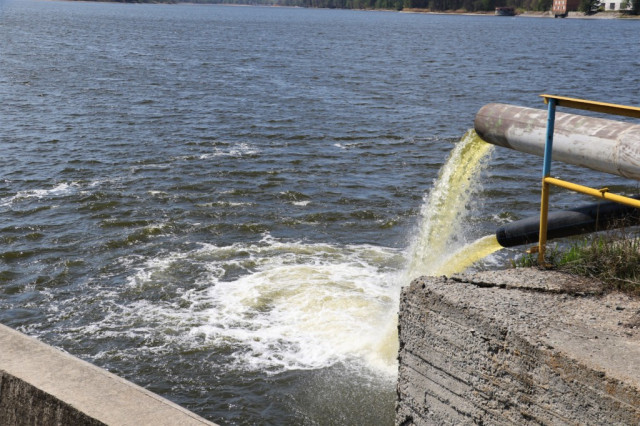 Рівень води в Каховському водосховищі продовжує падати: що відомо
