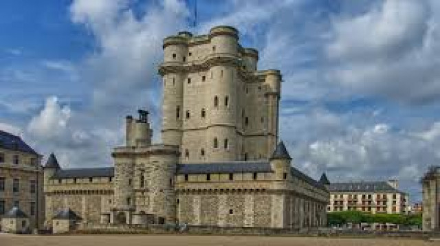 Во Франции запретили гражданам России посещать Венсенский замок