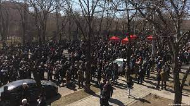 В Ереване вновь начались стычки между полицией и оппозиционерами
