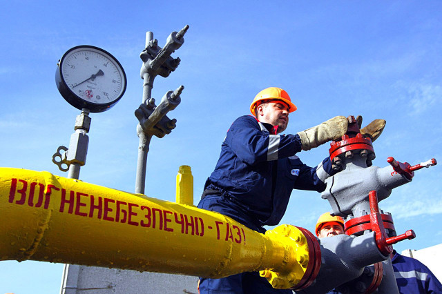 Кабмин перекрыл возможность поставлять в Украину российское топливо
