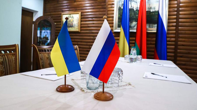 Медведев прокомментировал отказ Зеленского вести переговоры с Россией
