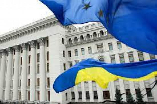 ЕС выделит дополнительные 500 млн евро военной помощи Украине
