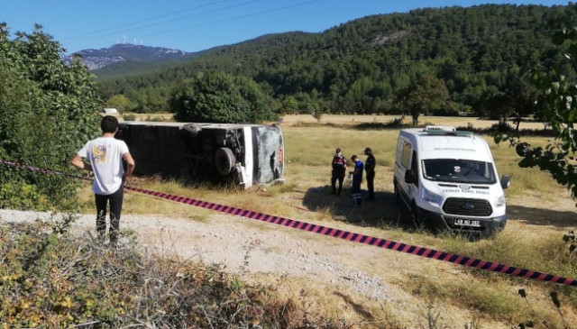 One killed, 49 injured as bus with Ukrainian tourists overturns in Turkey