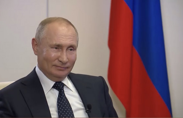 Россия будет реагировать на угрозы у границ должным образом, заявил Путин
