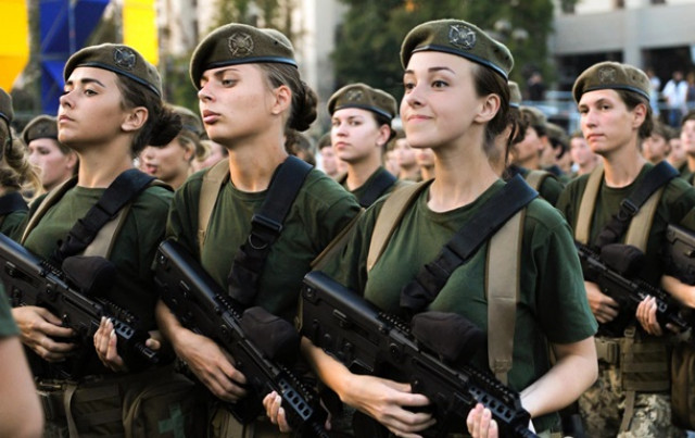 Зеленская рассказала, сколько женщин защищает Украину