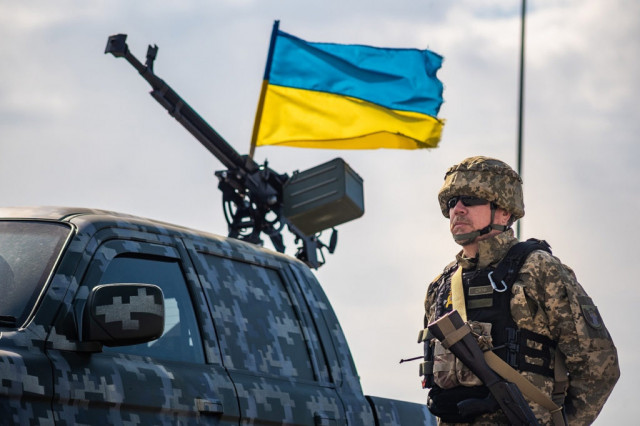 Атака на Украину: стало известно, зачем РФ вывела ракетоноситель в Азовское море
