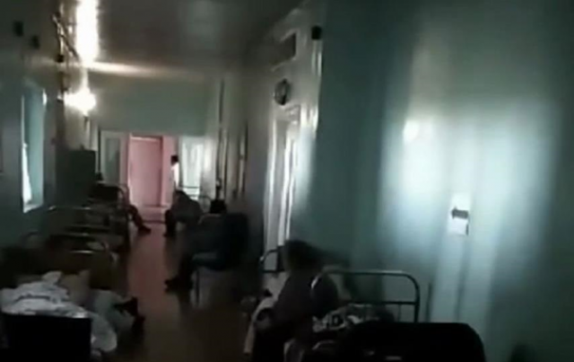 На Харьковщине пациенты лежат в коридорах больницы