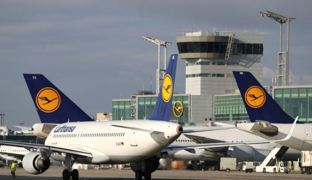 Сразу семь аэропортов Германии отменили все авиарейсы
