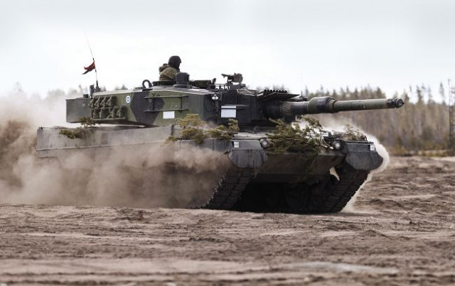 Немецкий производитель готов передать Украине 100 боевых танков, включая Leopard, - СМИ
