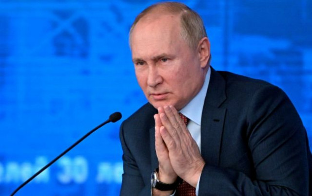 Путин ввел военное положение в оккупированных регионах Украины
