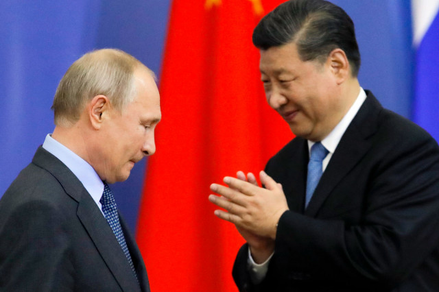 Песков: Путин и Си Цзиньпин обсуждали мирный план КНР по Украине
