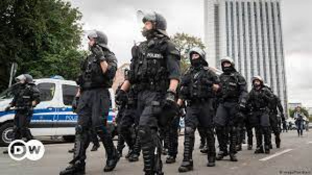 Немецкая полиция проводит обыск в имении российского олигарха Усманова в Баварии
