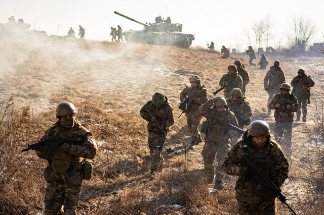NYT: Украина готовит 12 бригад по 4 тыс. военных и планирует начать наступление в мае
