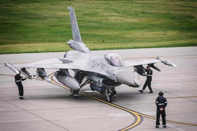 У Міноборони назвали потрібну кількість винищувачів F-16, щоб перемогти окупантів
