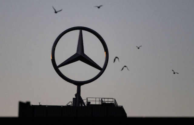 Mercedes-Benz уходит из России, продает активы
