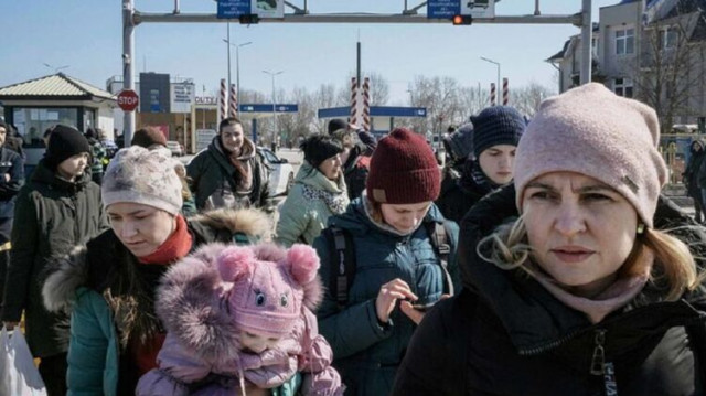 Треть украинских беженцев в ЕС хотят вернуться домой

