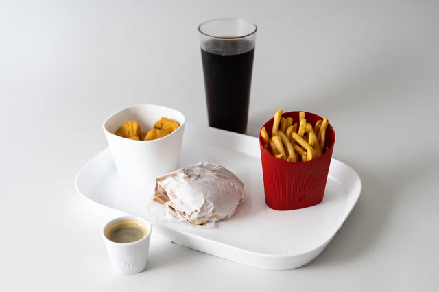 Французский McDonald's перейдет на многоразовую посуду
