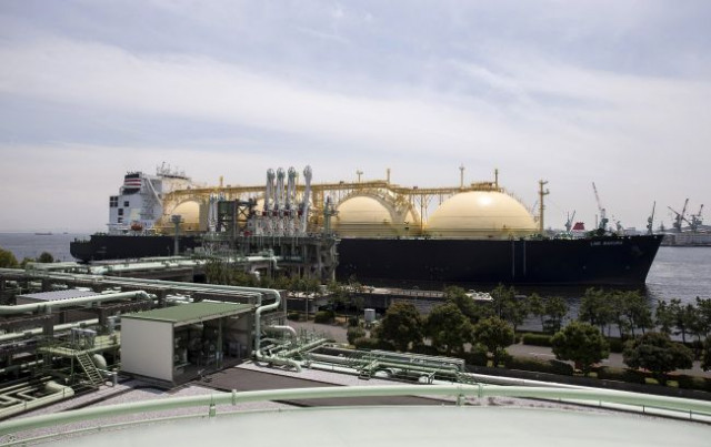 Германия подписала первый долгосрочный контракт на закупку газа из Катара
